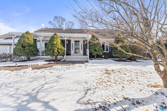 75 Eureka Ave in Stratford, CT - Building Photo - Building Photo