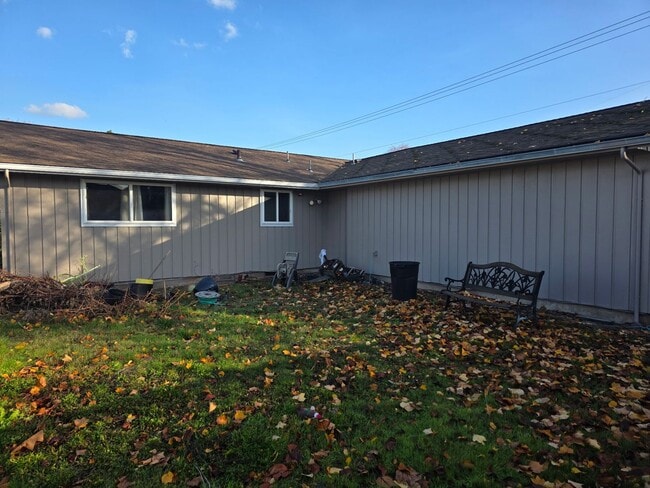 5101 Royal Ave in Eugene, OR - Building Photo - Building Photo