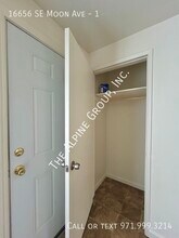 16656 SE Moon Ave in Milwaukie, OR - Building Photo - Building Photo