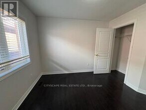 4375 Trail Blazer Way in Mississauga, ON - Building Photo - Building Photo