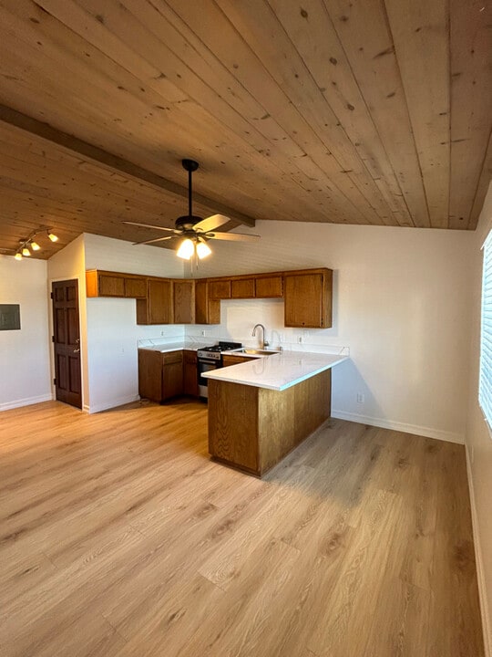 7001 Greeley St in Los Angeles, CA - Building Photo
