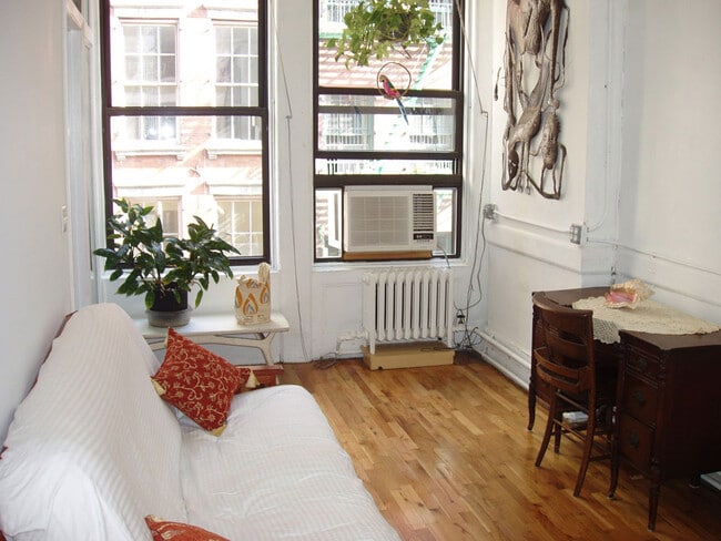 169 Mercer St, Unit 2