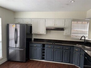 400 St Durney Ct in Irving, TX - Building Photo - Building Photo