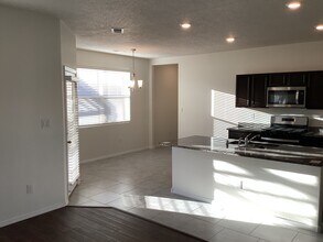 2281 Solara Loop NE in Rio Rancho, NM - Foto de edificio - Building Photo
