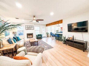 12904 Humphrey Dr in Austin, TX - Building Photo - Building Photo