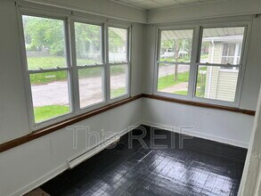 1553 Illinois Ave in Flint, MI - Building Photo - Building Photo