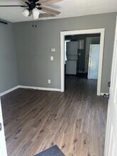 807 N Poplar St in Ottawa, KS - Building Photo - Building Photo