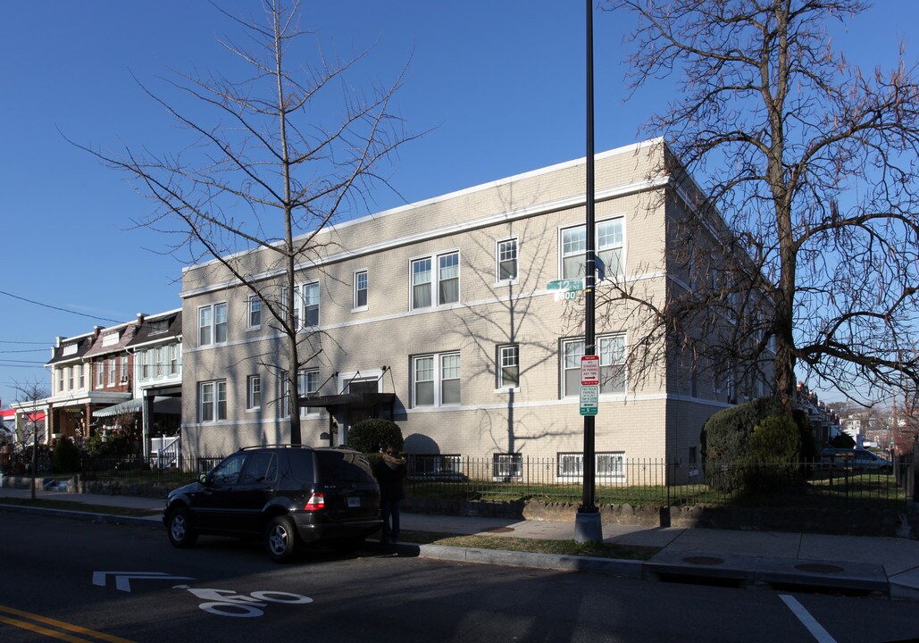 res condos in Washington, DC - Foto de edificio