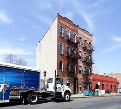 230 Smith St in Brooklyn, NY - Building Photo - Building Photo