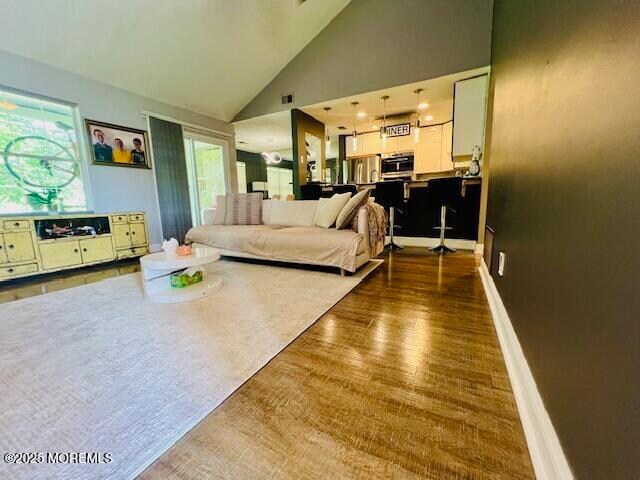 422 Waters Edge Dr