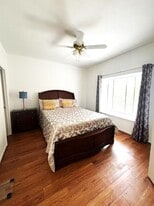 2207 S Braeswood Blvd in Houston, TX - Building Photo