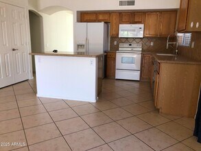 4451 E Dry Creek Rd in Phoenix, AZ - Building Photo - Building Photo