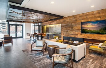 750 N Wells St, Unit 3201 in Chicago, IL - Building Photo - Building Photo