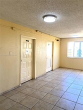 7010 NW 186th St in Hialeah, FL - Building Photo - Building Photo