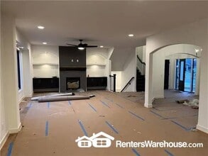 4709 NE Freehold Dr in Lee's Summit, MO - Building Photo - Building Photo