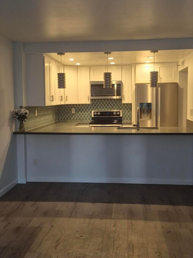 property at 600 W 9th St