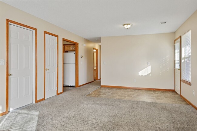 300 NE 7th St in Oak Grove, MO - Building Photo - Building Photo