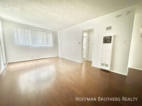 1350 N Citrus Ave in Los Angeles, CA - Foto de edificio - Building Photo