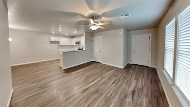 206 Gray St in Yukon, OK - Building Photo - Building Photo