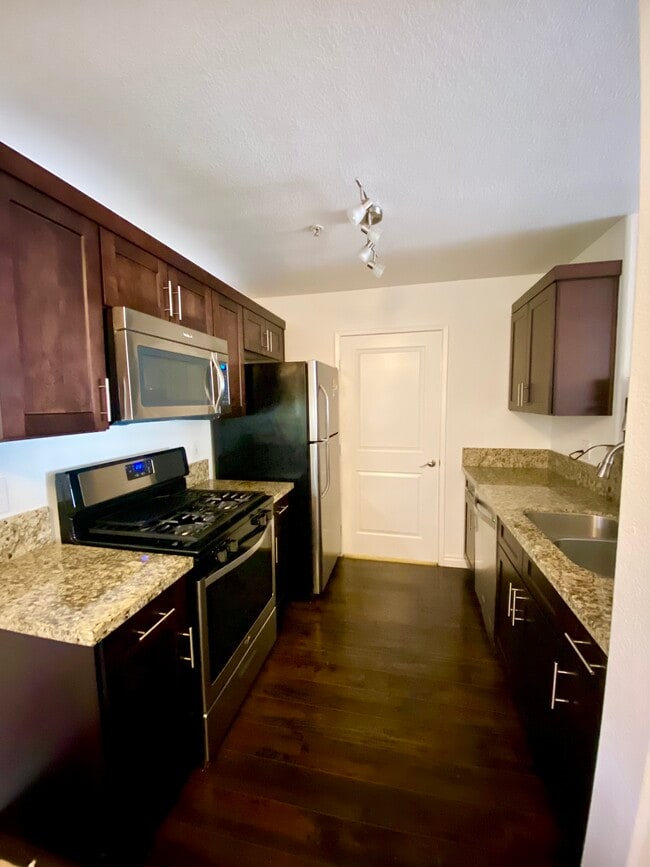 950 Seven Hills Dr, Unit 2914 in Henderson, NV - Building Photo - Building Photo