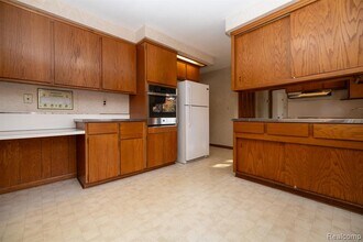 851 Helston Rd in Bloomfield Hills, MI - Building Photo - Building Photo