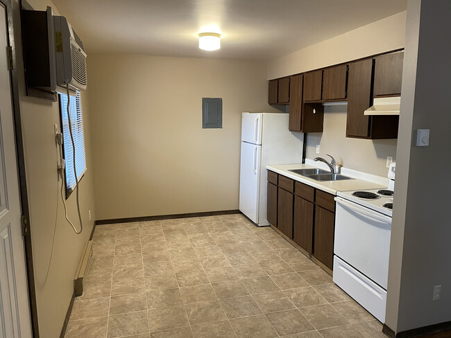 3205 Seymour Rd, Unit 2 in Eau Claire, WI - Foto de edificio - Building Photo