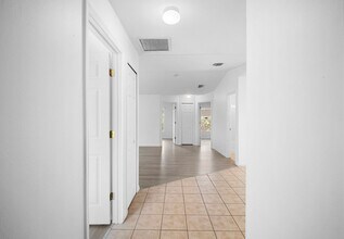 4646-4646 15th St SW in Lehigh Acres, FL - Building Photo - Building Photo