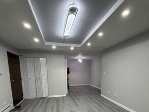 280 Shorewood Dr in Glendale Heights, IL - Building Photo - Building Photo