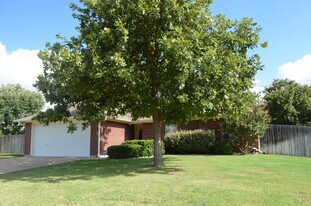 303 Grizzly Trail in Harker Heights, TX - Building Photo