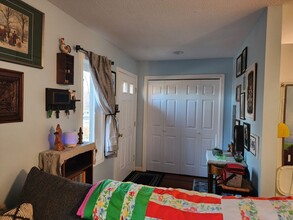 3 Brook Front Ln in Pomfret, CT - Building Photo - Building Photo