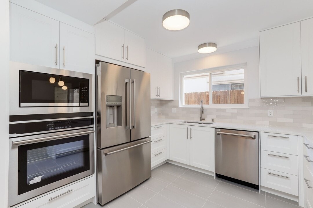 852 Neptune Ct in San Mateo, CA - Building Photo