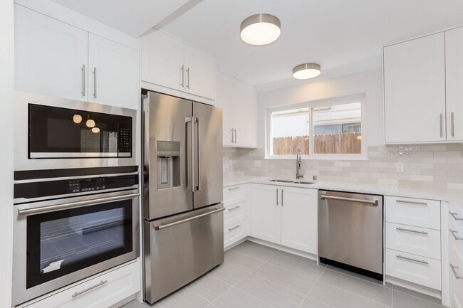 property at 852 Neptune Ct