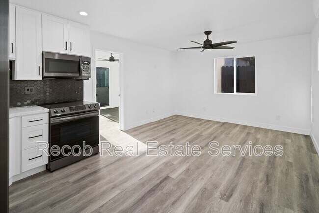 4685 49th St in San Diego, CA - Building Photo - Building Photo