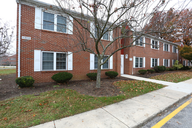 Courtside Apartments in Dover, DE - Building Photo - Building Photo