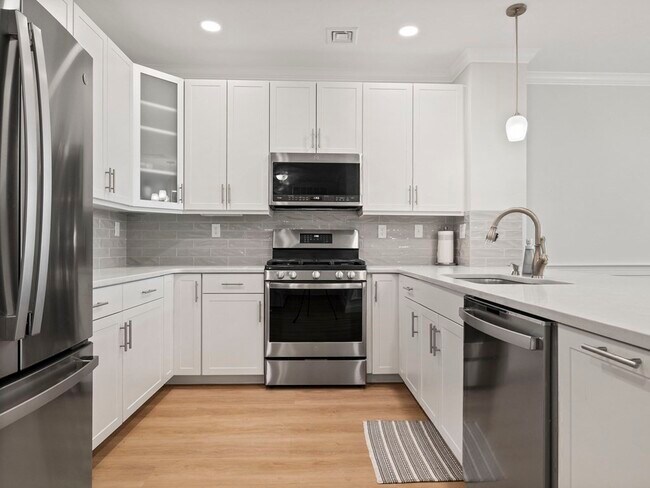 320 Middlesex Ave, Unit 320 Middlesex Avenue in Medford, MA - Building Photo - Building Photo
