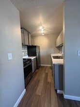 Pine Village Apartments in El Paso, TX - Foto de edificio - Building Photo