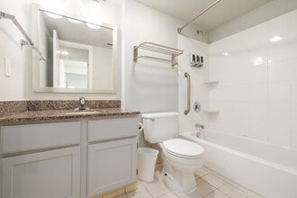 The Haven at Academy in Colorado Springs, CO - Foto de edificio - Interior Photo