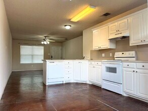 2401 73rd St in Lubbock, TX - Building Photo - Building Photo