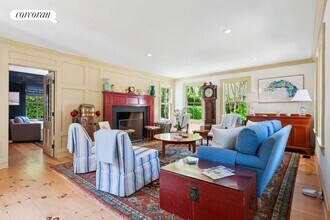 36 Hamilton St in Sag Harbor, NY - Building Photo - Building Photo
