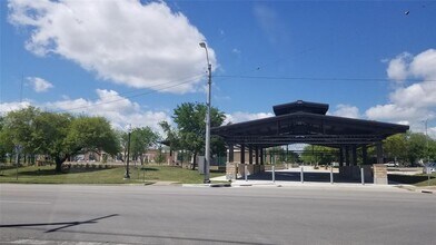 407 S Main St in Taylor, TX - Building Photo - Building Photo