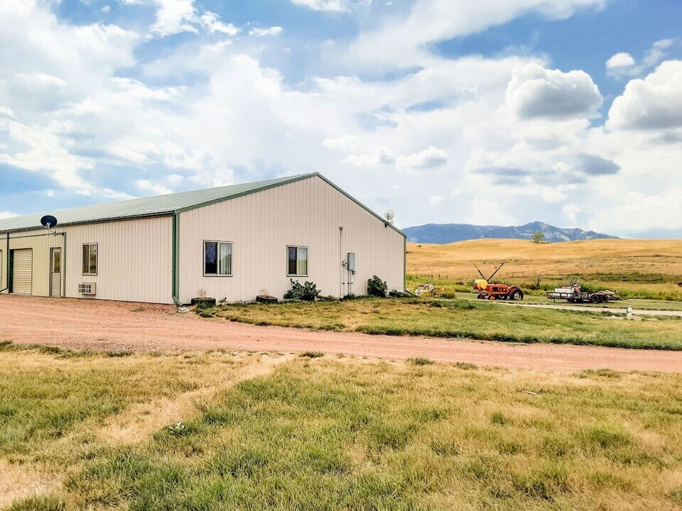92 Upper Prairie Dog Rd in Banner, WY - Building Photo
