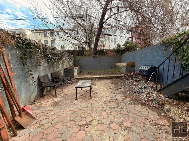 HALSEY STREET, Unit 1R in Brooklyn, NY - Building Photo - Building Photo