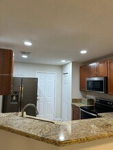 9113 Chambers St in Tamarac, FL - Foto de edificio - Building Photo