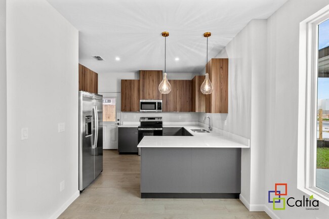 3401 Duke Ave, Unit 2 in McAllen, TX - Building Photo - Building Photo