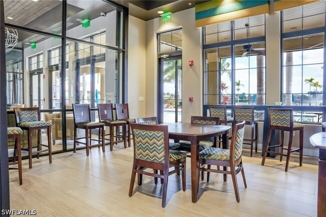 property at 1573 Vizcaya Ln