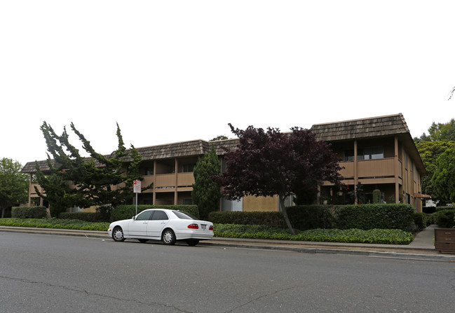 Sleepy Hollow Apartments in Hayward, CA - Building Photo - Building Photo