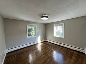 40 Evergreen St, Unit 50-28 in Boston, MA - Foto de edificio - Building Photo
