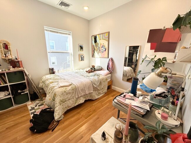 65 Burrell St, Unit 65 Burrell Street, Unit 65 Burrell Street