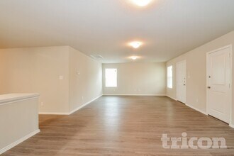 9726 Marbach Gdn in San Antonio, TX - Building Photo - Building Photo