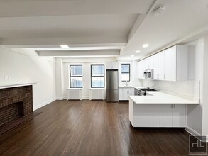 WEST 55 STREET in New York, NY - Building Photo - Building Photo